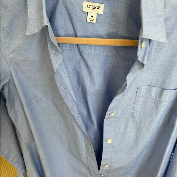 J. Crew women’s Blue oxford Shirt size Medium - Picture 3 of 7